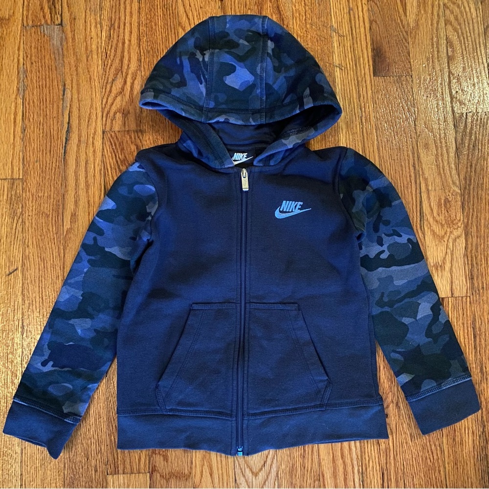 Nike boys zip up hoodie